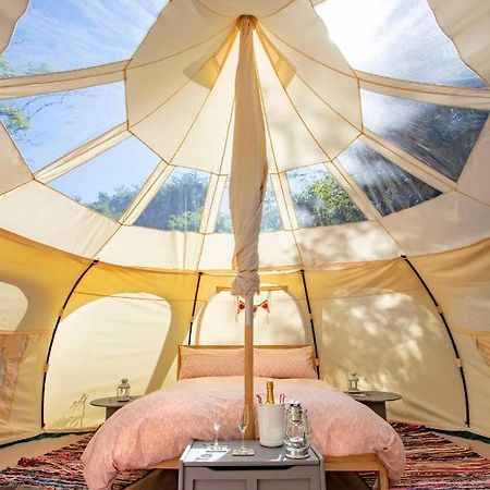 Hotel Lloyds Meadow Glamping Chester Exterior foto