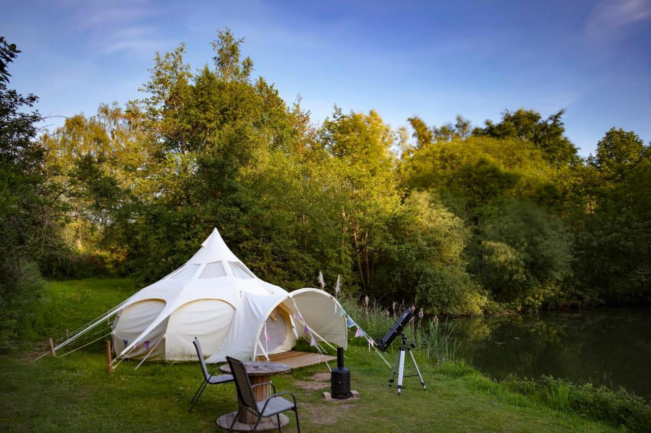 Hotel Lloyds Meadow Glamping Chester Exterior foto