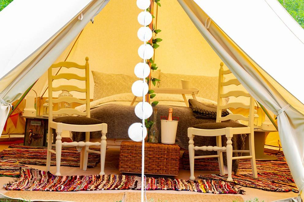 Hotel Lloyds Meadow Glamping Chester Exterior foto