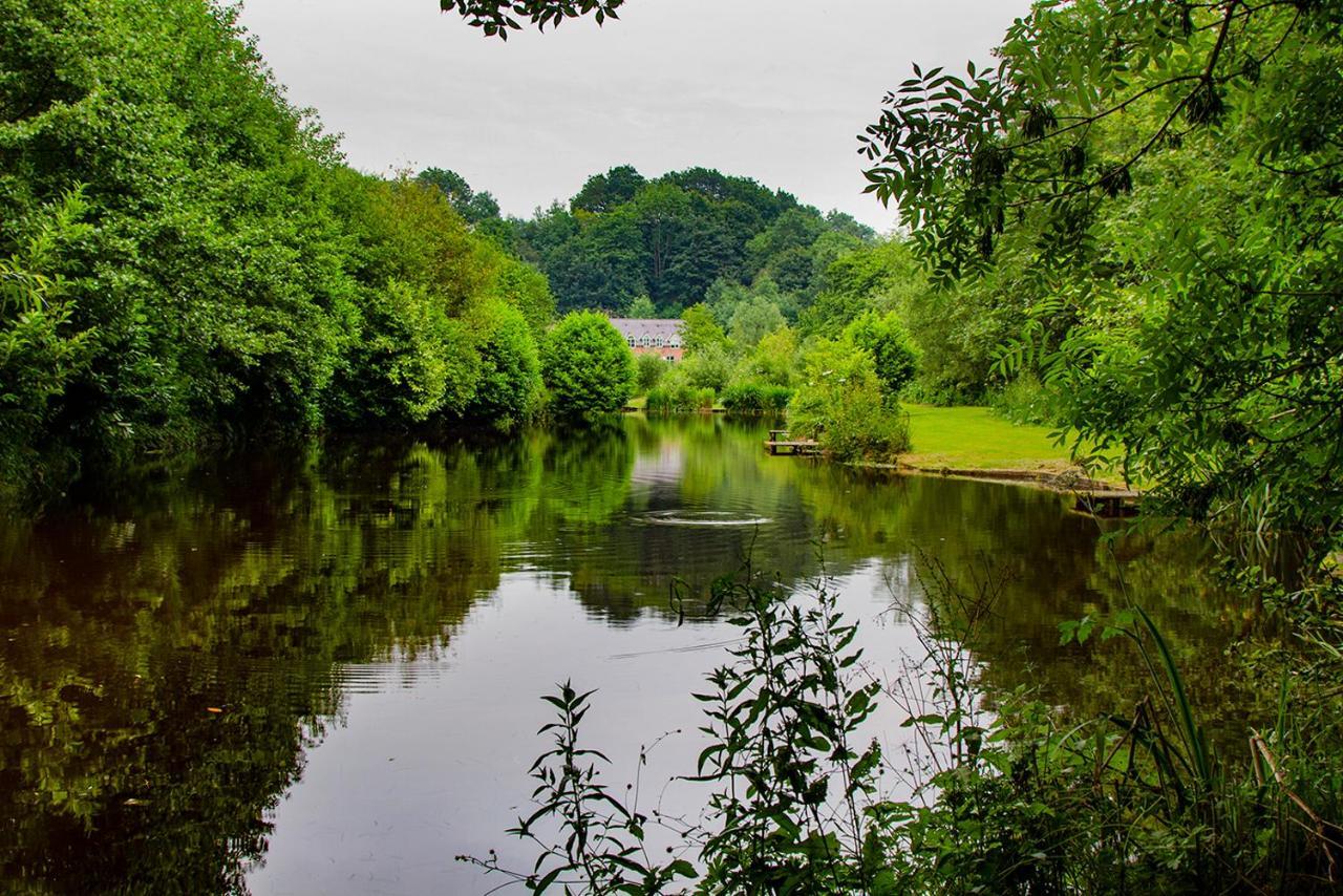 Hotel Lloyds Meadow Glamping Chester Exterior foto